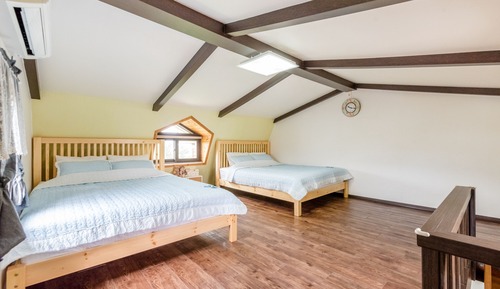 Duplex (302)
