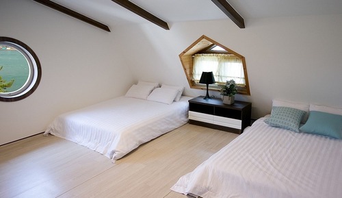 Duplex (302)