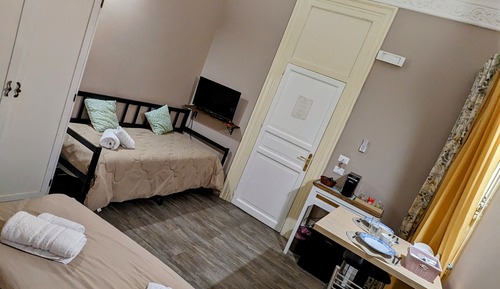 Deluxe Triple Room, Multiple Beds (2 Adults + 1 Child)