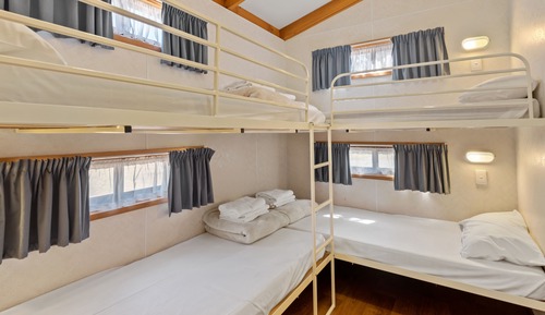 Deluxe 3 Bedroom Waterfront Cabin