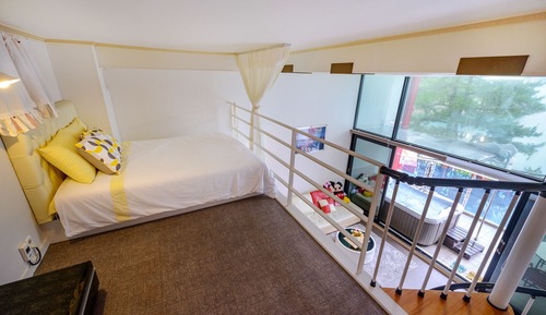 Room (Tomales)