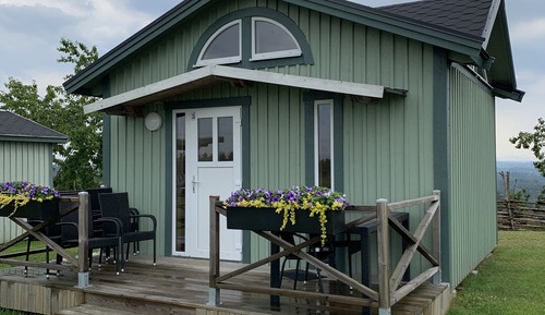 Standard Cabin, Golf View