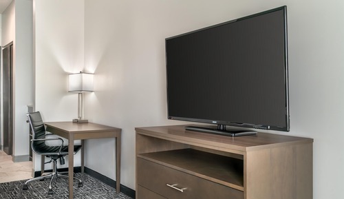 Standard Room, 1 King Bed, Accessible, Refrigerator