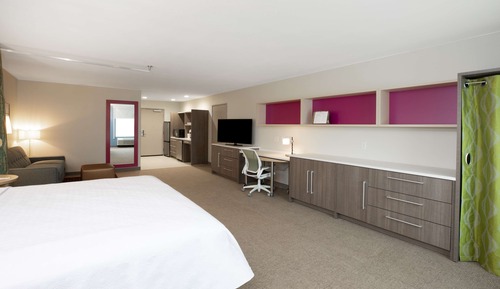 Studio, 1 King Bed, Accessible (Hearing)