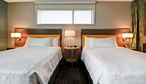 Studio, 2 Queen Beds, Accessible, Bathtub