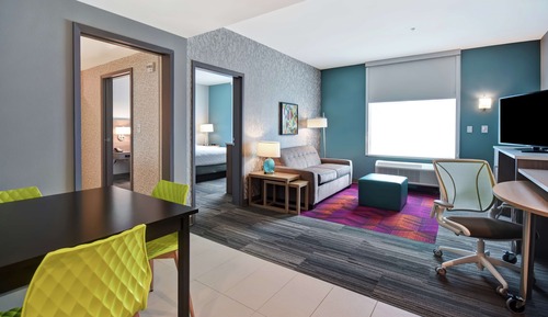 Suite, 1 King Bed, Accessible, Bathtub