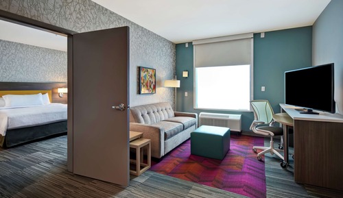 Suite, 1 King Bed, Accessible (Mobility & Hearing, Roll-in Shower)