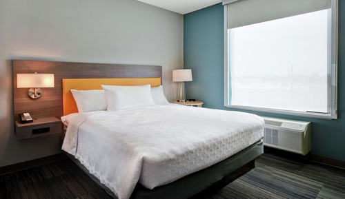 Suite, 1 King Bed, Accessible (Hearing)