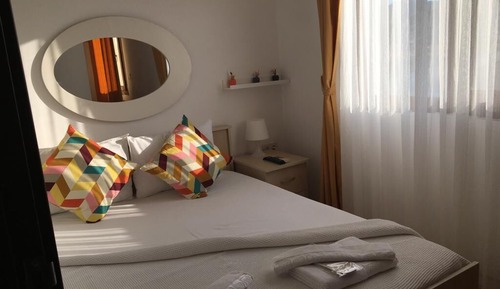 Economy Room