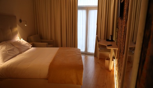 Queen Couple Room
