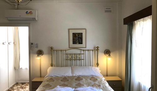Connecting Ensuite Rooms - 1 Queen and  1 Double