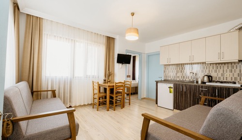 Deluxe Room, Kitchen, City View