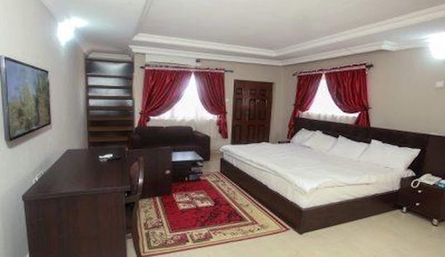 Suite (Carleton)