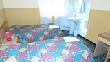 Twin Room, 2 Twin Beds, Shared Bathroom