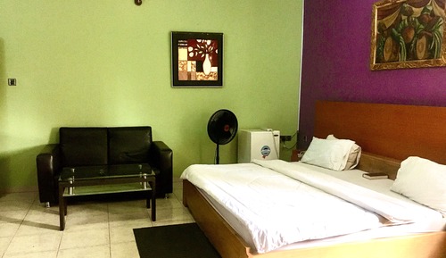 Design Suite, 1 Queen Bed, Non Smoking, Pool View