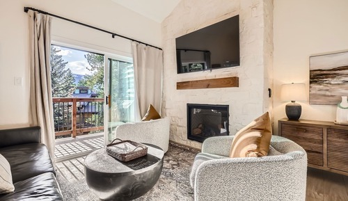 Condo, 2 Bedrooms