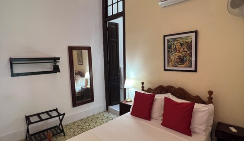 Economy Room