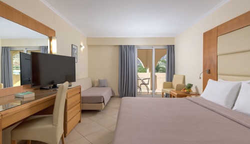 Superior Double Room, Partial Sea View