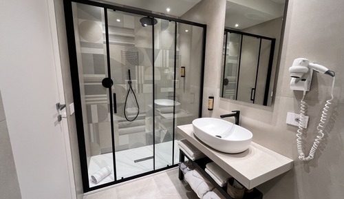 Executive Room, 1 King Bed, Non Smoking, Pool View