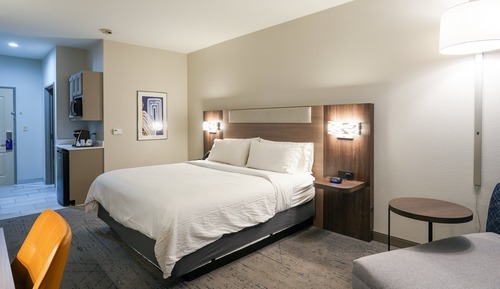 Standard Room, 1 King Bed, Accessible (Mobility Tub)