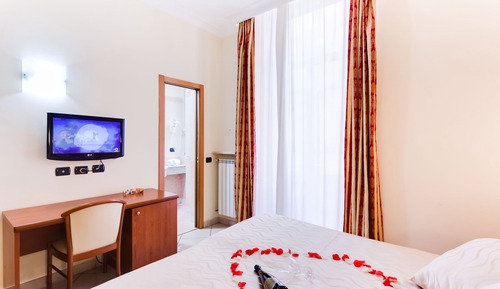 Deluxe Double or Twin Room