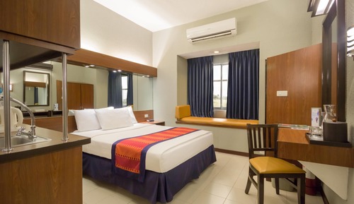 Suite, 1 Queen Bed with Sofa bed, Accessible, Non Smoking