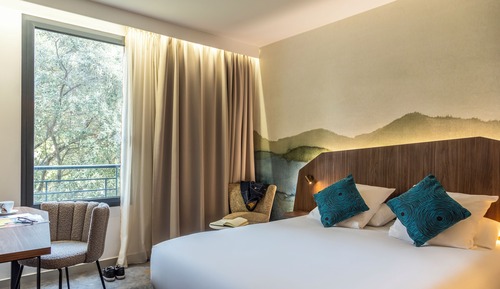 Privilege, Room, 1 King Bed with Sofa bed, Balcony, Garden View