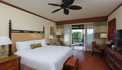 Deluxe Room, 1 King Bed, Non Smoking, Balcony (Oceanfront)