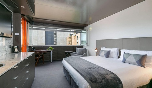 Deluxe Suite, Balcony