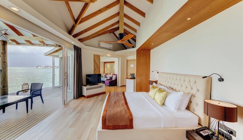 Suite, Overwater