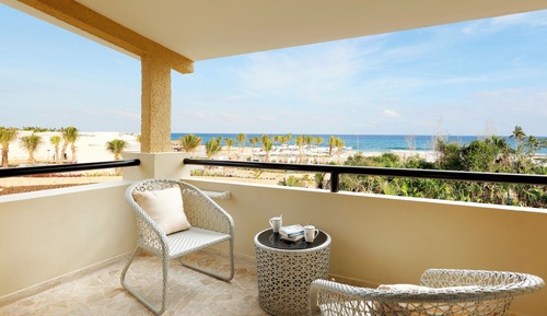 Junior Suite Poolside Ocean View