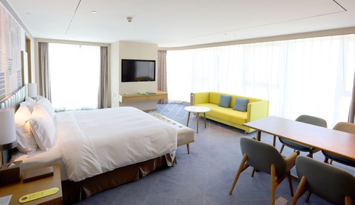 Premium Room, 1 King Bed (Separate Bath Walk In Shower)
