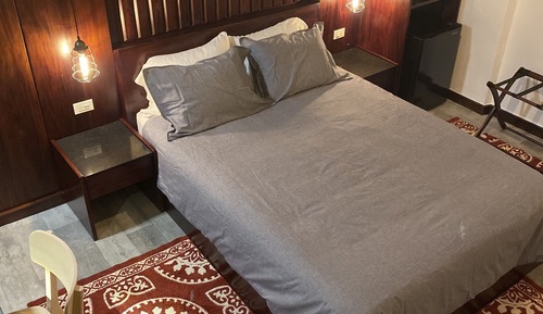 Deluxe Room, 1 Queen Bed, Ground Floor