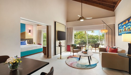 Suite, 1 King Bed, Garden View (Preferred)