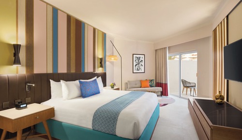 Deluxe Room, 1 King Bed, Garden View