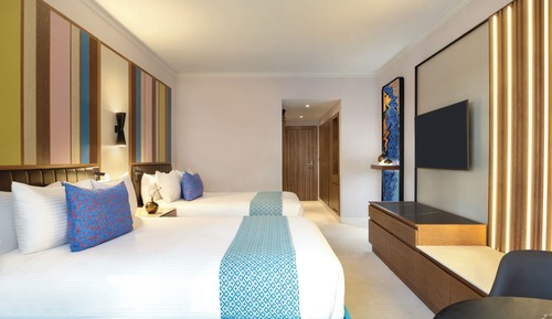 Club Room, 2 Queen Beds, Garden View (Preferred)