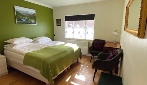 Basic Double or Twin Room, Private Bathroom