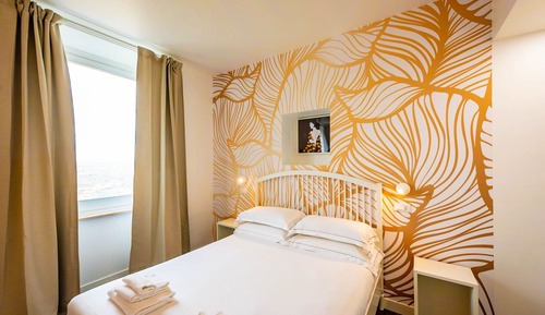 Suite, Bathtub