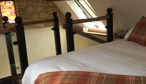 Hens Nest (1 Bed Apartment)