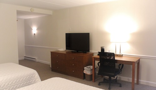 2 Double Beds, Lower Level, Mountain View