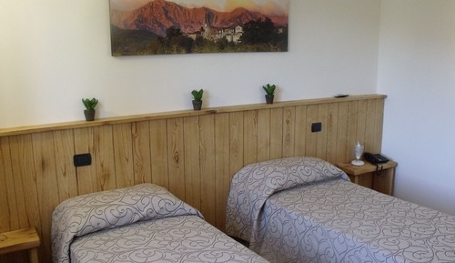 Standard Double or Twin Room, Garden View (7)