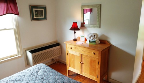 Old Farmhouse - Itty-bitty cottage