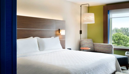 Standard Room, 1 King Bed, Accessible (Communication, Roll-In Shower)