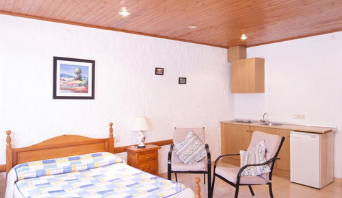 Double Room, 1 Queen Bed