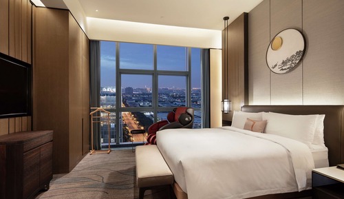 King One Bed Executive Suite
