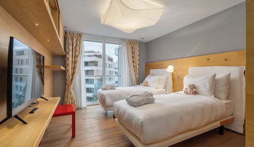 Luxury Apartment, 3 Bedrooms, Lake View