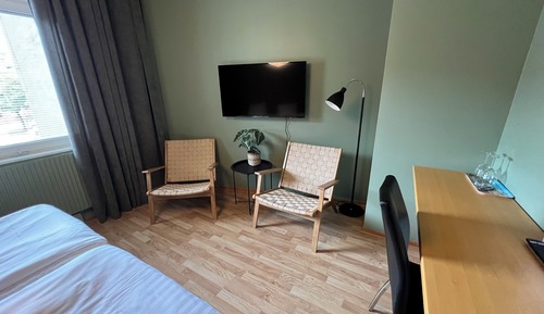 Double or Twin Room (Private Bathroom)