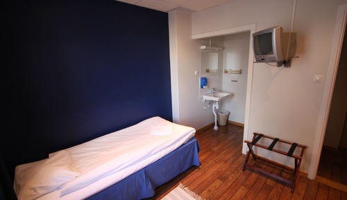 Single Room, Courtyard View (Shared Bathroom)