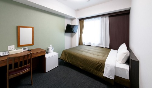 Double Room, Smoking