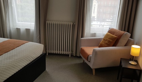 Business Room, City View
